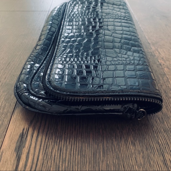 Nine West | Clutch with detachable chain - Picture 3 of 6